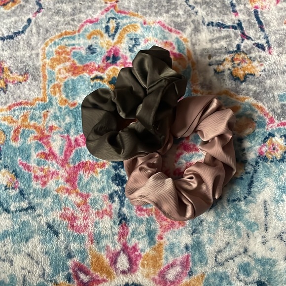 NWOT hair scrunchies - Picture 2 of 2